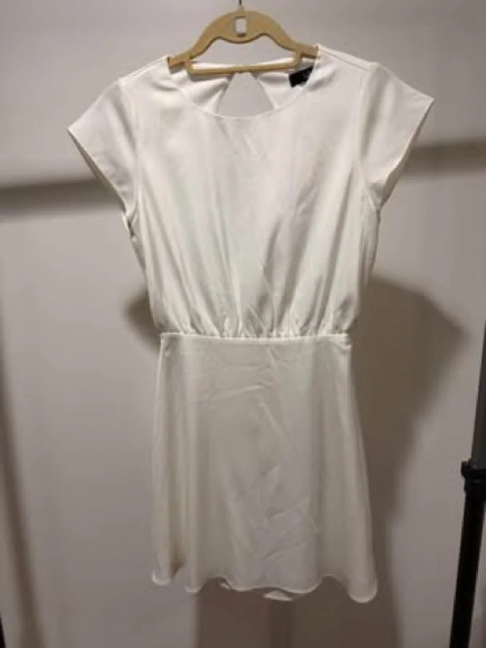 Women's White Cap-Sleeve Tie-Back Dress